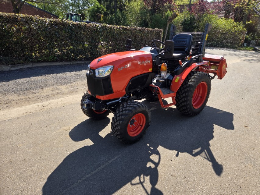2023 Kubota B2-231 HST + Sicma SA 105