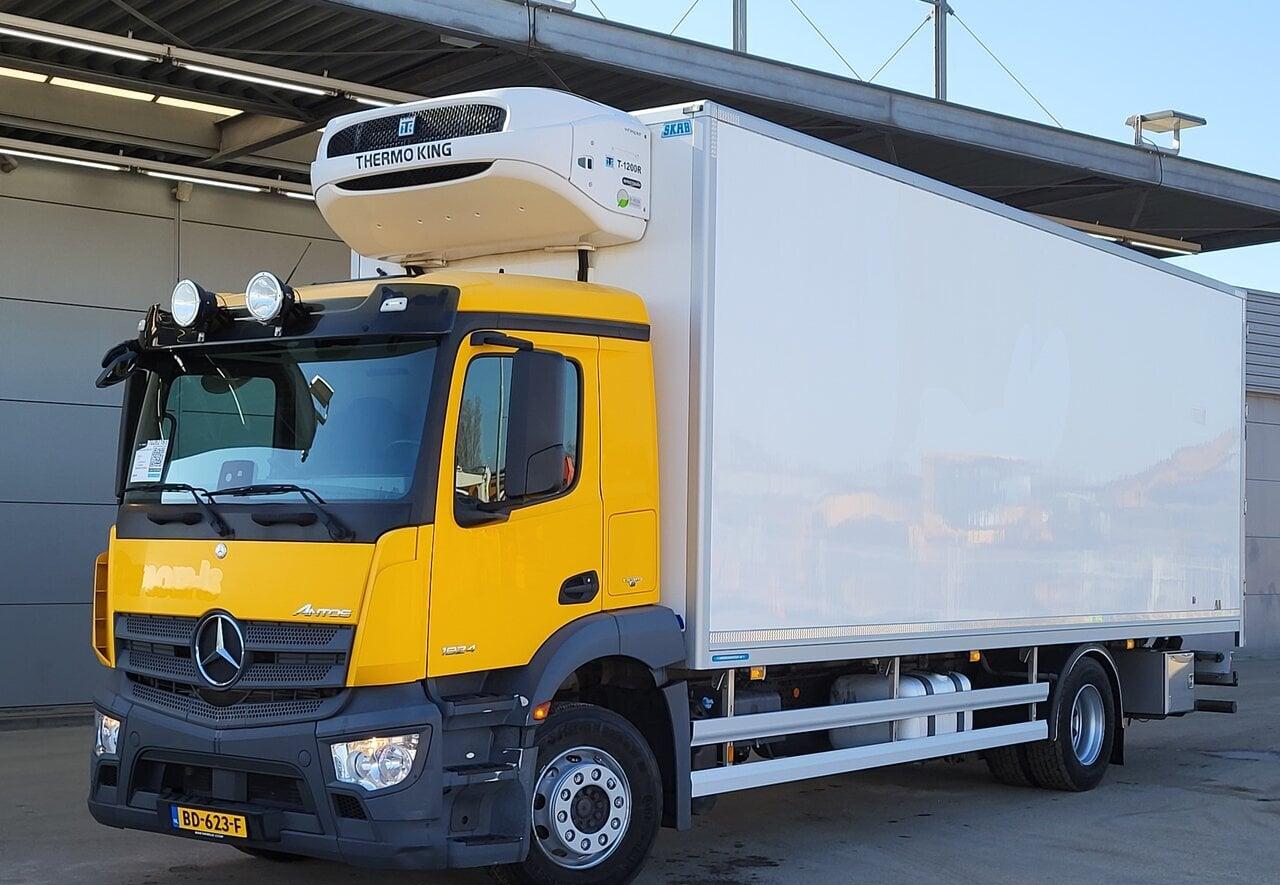2016 Mercedes Antos 1824 Refrigerated Truck